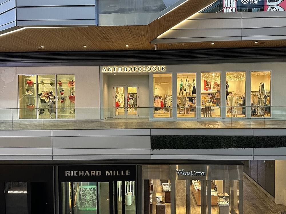 Phillip Pessar · CC BY 2.0 · https://commons.wikimedia.org/wiki/File:Anthropologie_Brickell_City_Centre_-_February_2025.jpg Brickell City Centre, Miami