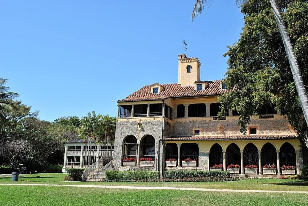 Elisa.rolle · CC BY-SA 4.0 · https://commons.wikimedia.org/wiki/File:Charles_Deering_Estate,_Miami,_FL_4.jpg Deering Estate, Coral Gables