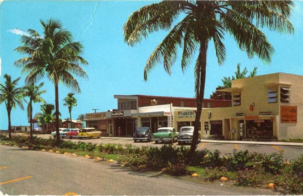 Ethan · CC BY 2.0 · https://commons.wikimedia.org/wiki/File:Lauderdale-by-the-Sea_FL_circa_1960.jpg Lauderdale-by-the-Sea (Datura Ave), Lauderdale-by-the-Sea