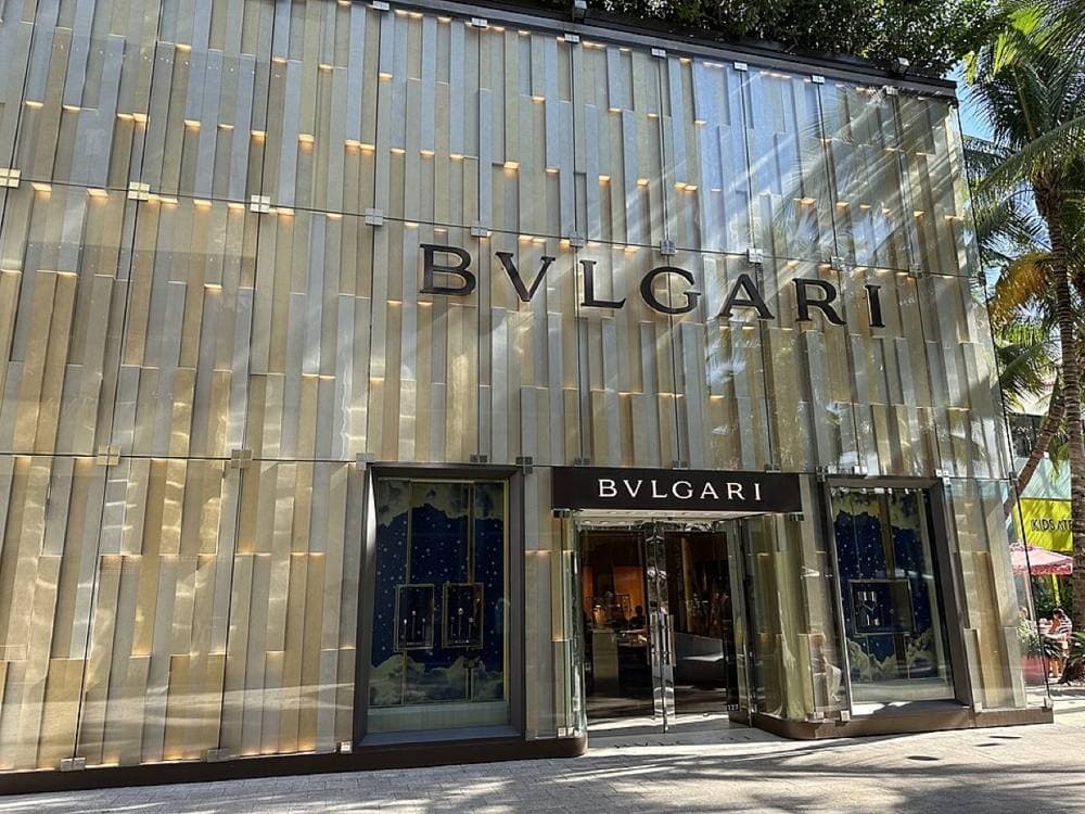 Phillip Pessar · CC BY 2.0 · https://commons.wikimedia.org/wiki/File:Bulgari_Miami_Design_District,_2022.jpg Miami Design District, Miami