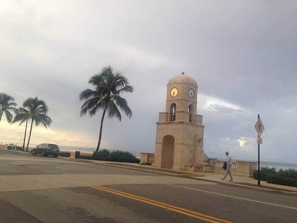 User:MVASCO · CC BY-SA 3.0 · https://commons.wikimedia.org/wiki/File:Clock_Tower,_Worth_Avenue,_Palm_Beach,_Florida.jpeg Worth Avenue, Palm Beach